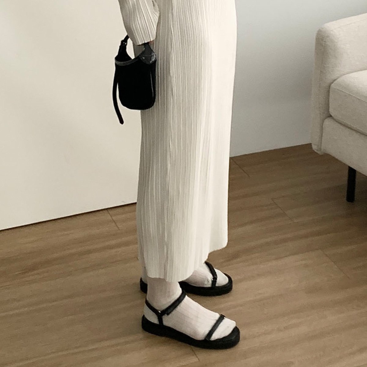 레더 더블 벨크로 샌들 스트랩 플랫 슈즈 웨어링무드 (블랙, 굽 2cm) 상세 이미지 1