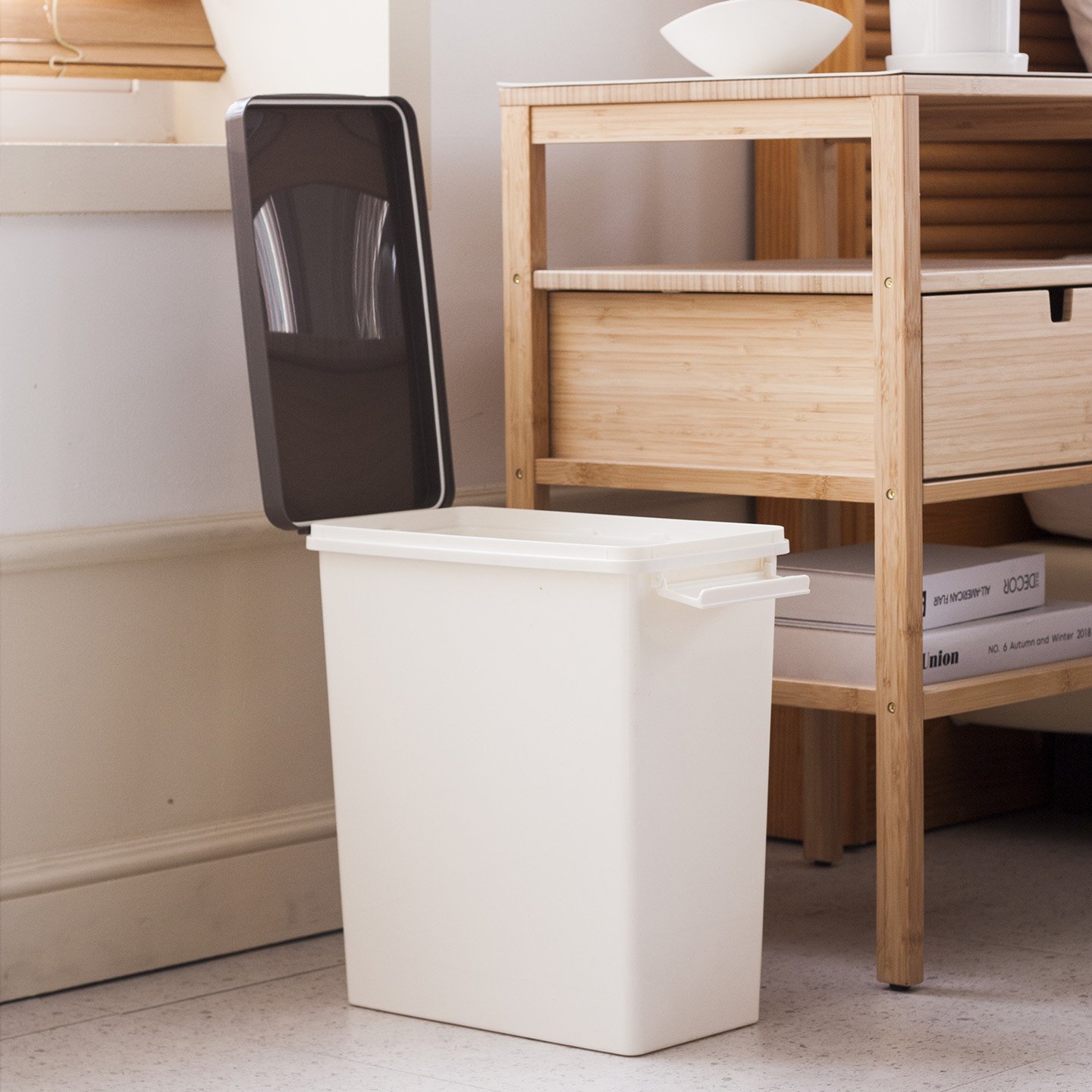 20리터 밀폐쓰레기통 냄새차단 휴지통 주방 싱크대 종량제 기저귀 화장실 고양이 강아지 상세 이미지 1